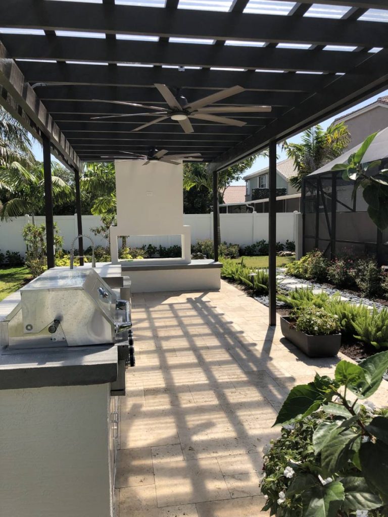 Outdoor kitchen pavers by Molina & Son Brick Pavers in South Florida