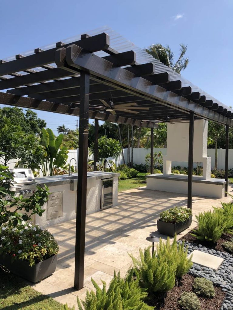 Outdoor kitchen pavers by Molina & Son Brick Pavers in South Florida
