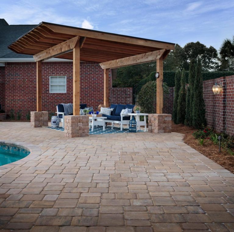 Paver pool deck by Molina & Son Brick Pavers in South Florida