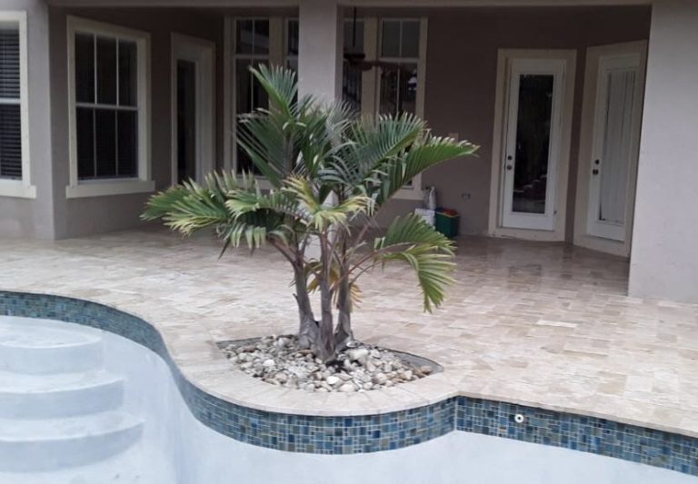 Paver pool deck by Molina & Son Brick Pavers in South Florida