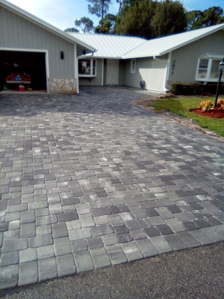 Paver sealing by Molina & Son Brick Pavers in South Florida