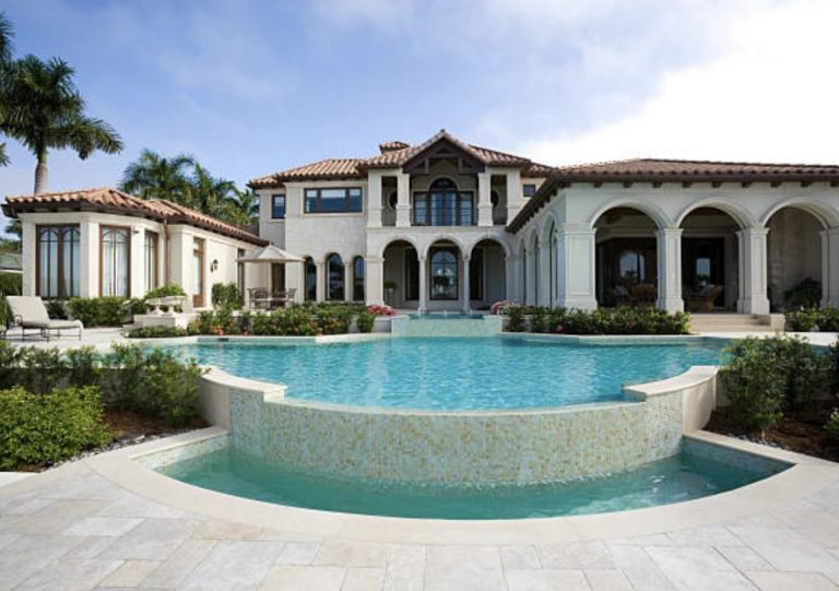 Pool tiling by Molina & Son Brick Pavers in South Florida